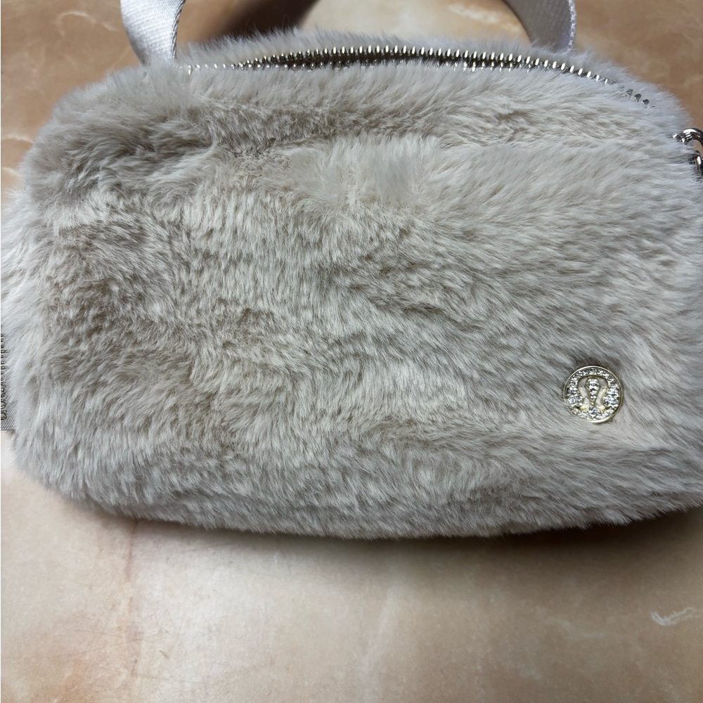 Lululemon Athletica Cream Fleece Belt Bag 1L